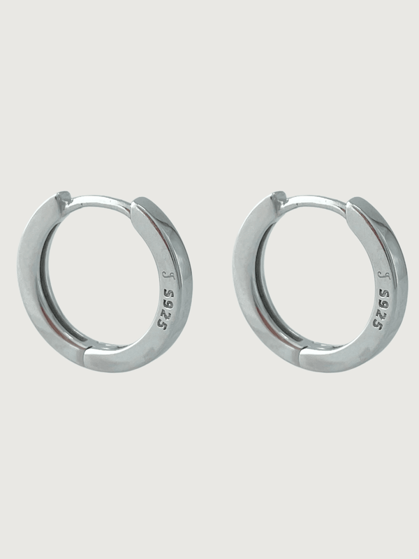 Sara Hoop Earrings in Sterling Silver