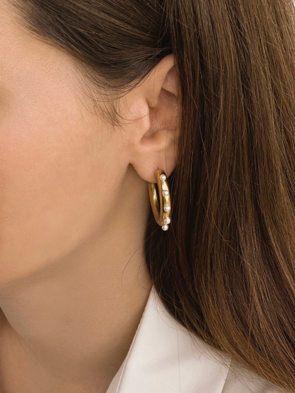 Perla Hoop Earrings in Stainless Steel in 18K Gold Plated Metal